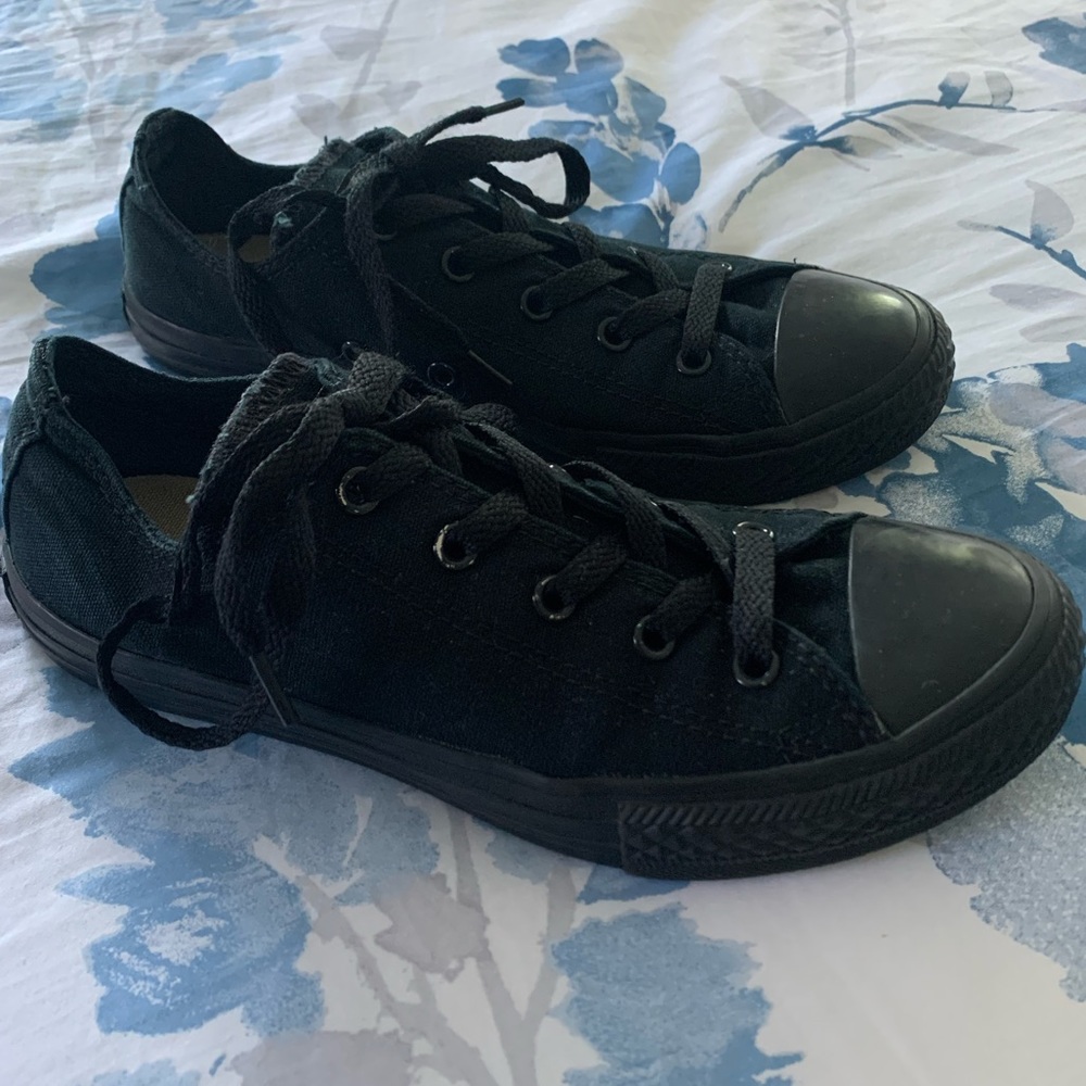 Low Top Black Converse